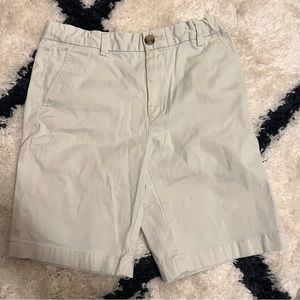 Vineyard Vines khaki Shorts Size 10